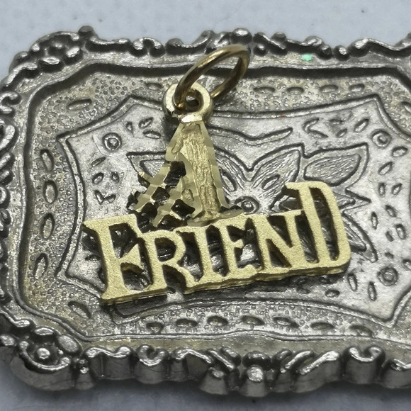 Jewelry - 10k  yellow gold pendant